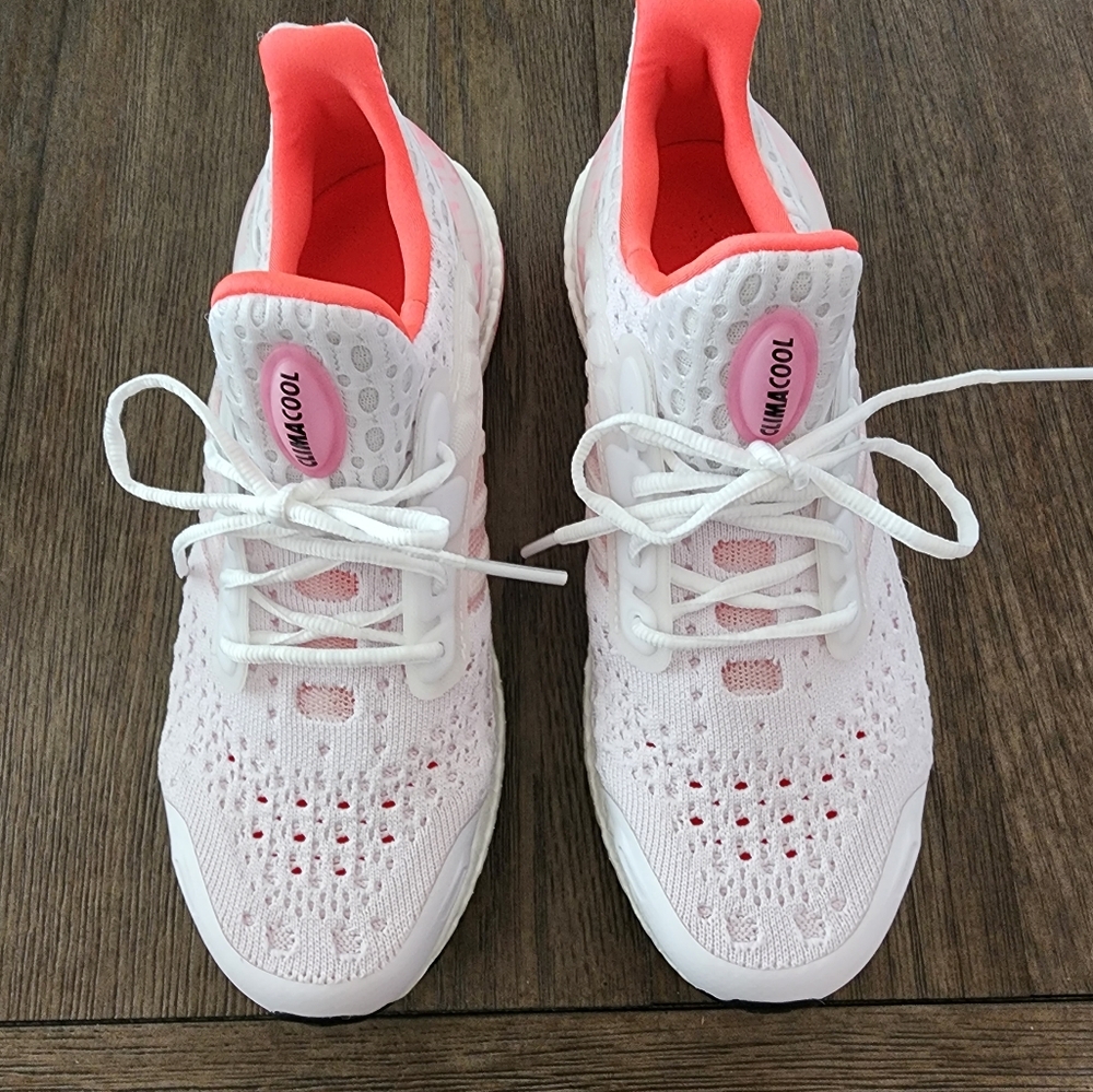 NWB Adidas Ultraboost 2.0 DNA Clima-Cool Unisex Running Shoes